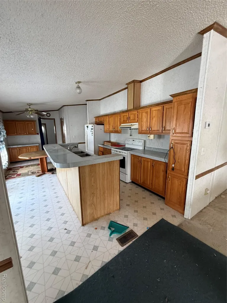 2222 S Sheeran Drive Milford Charter Township MI 48381