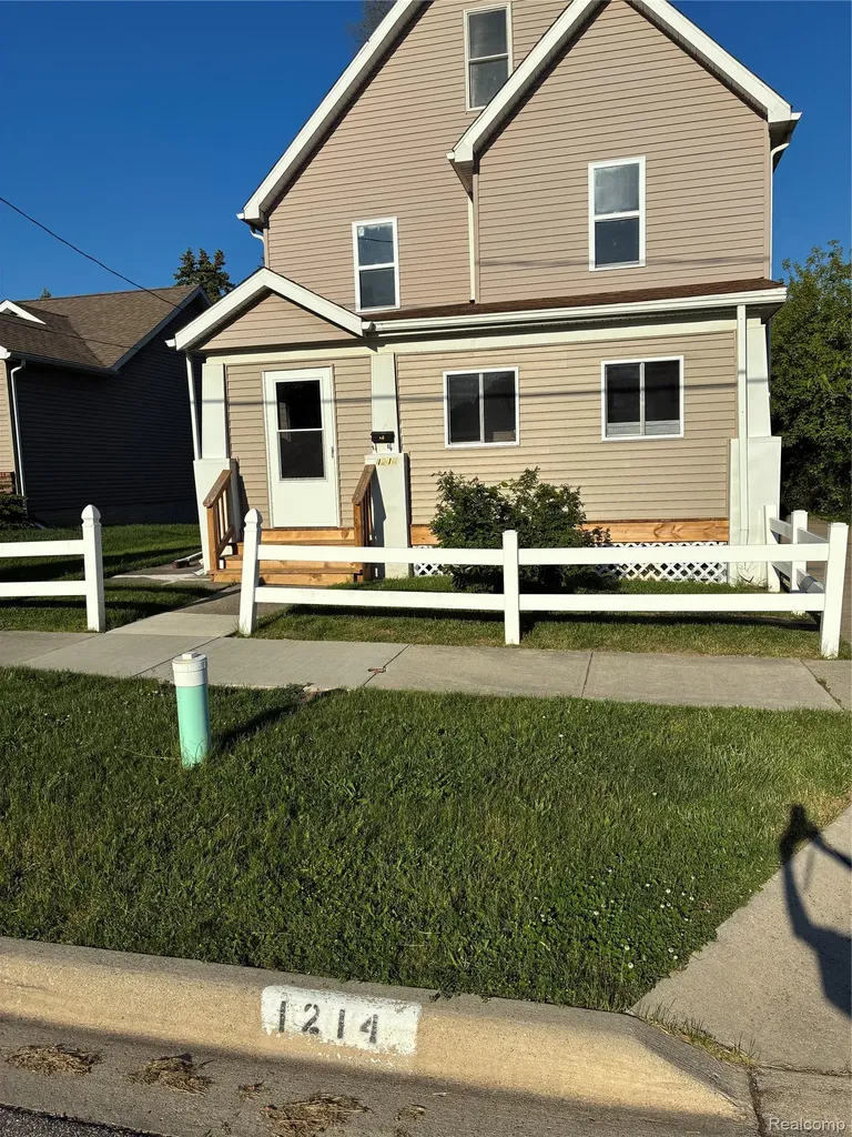 1214 Root Street Flint City MI 48503