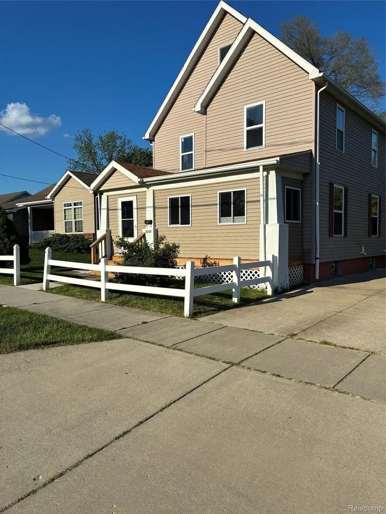1214 Root Street Flint City MI 48503