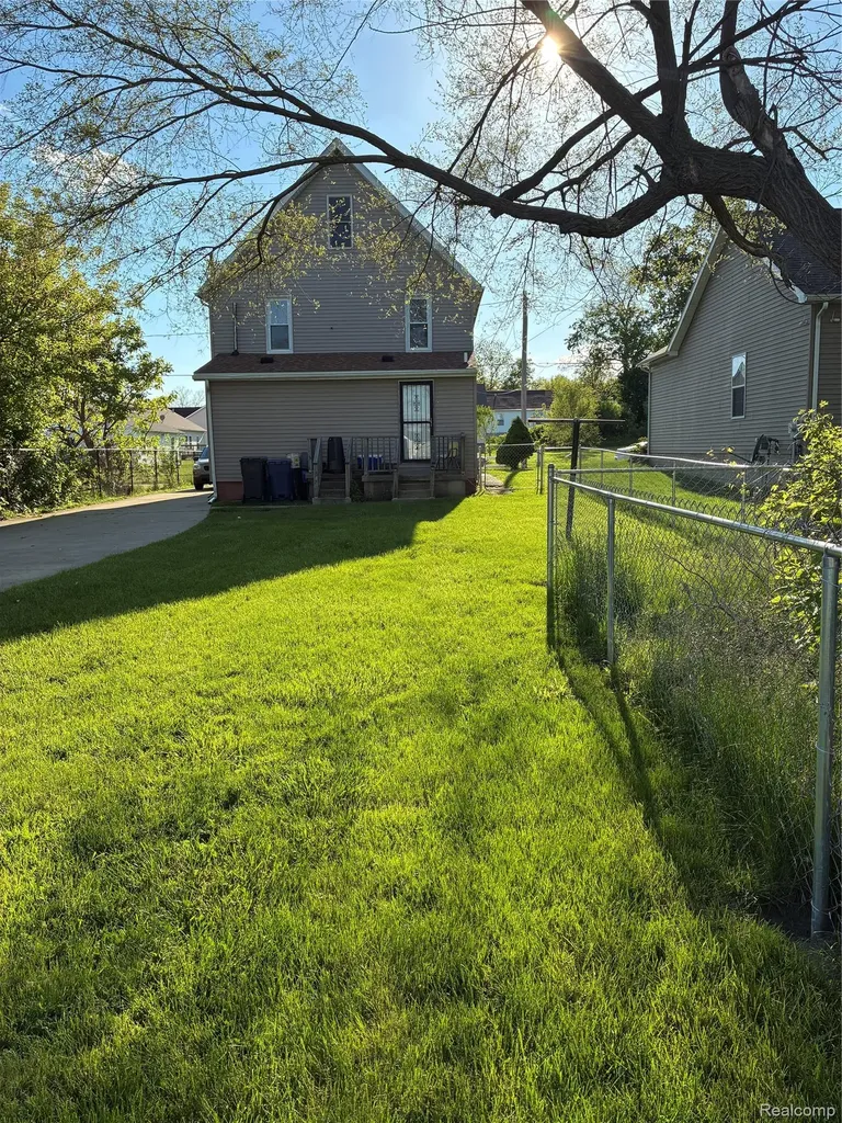 1214 Root Street Flint City MI 48503