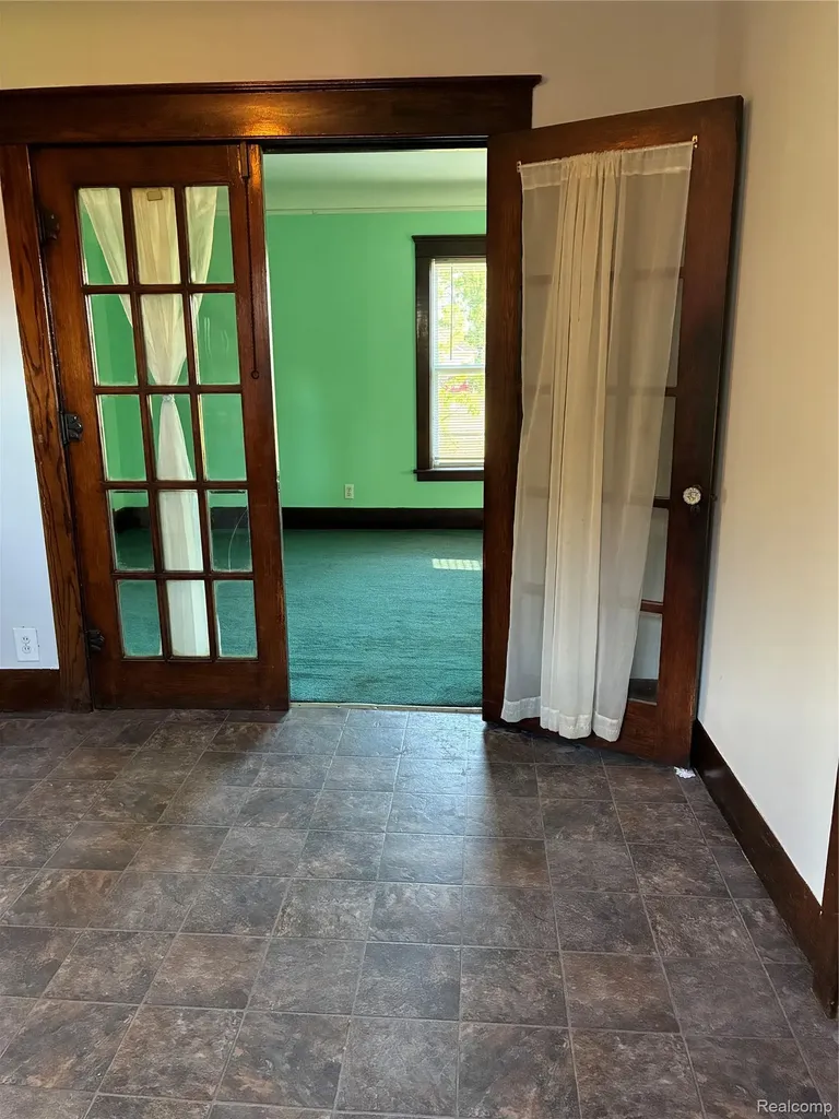 1214 Root Street Flint City MI 48503
