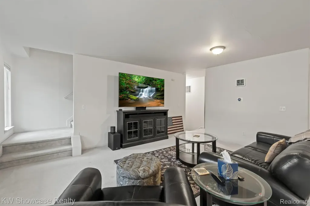 614 Napa Valley Drive Milford Charter Township MI 48381