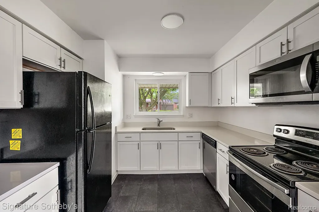 3626 Hillside Drive Royal Oak City MI 48073