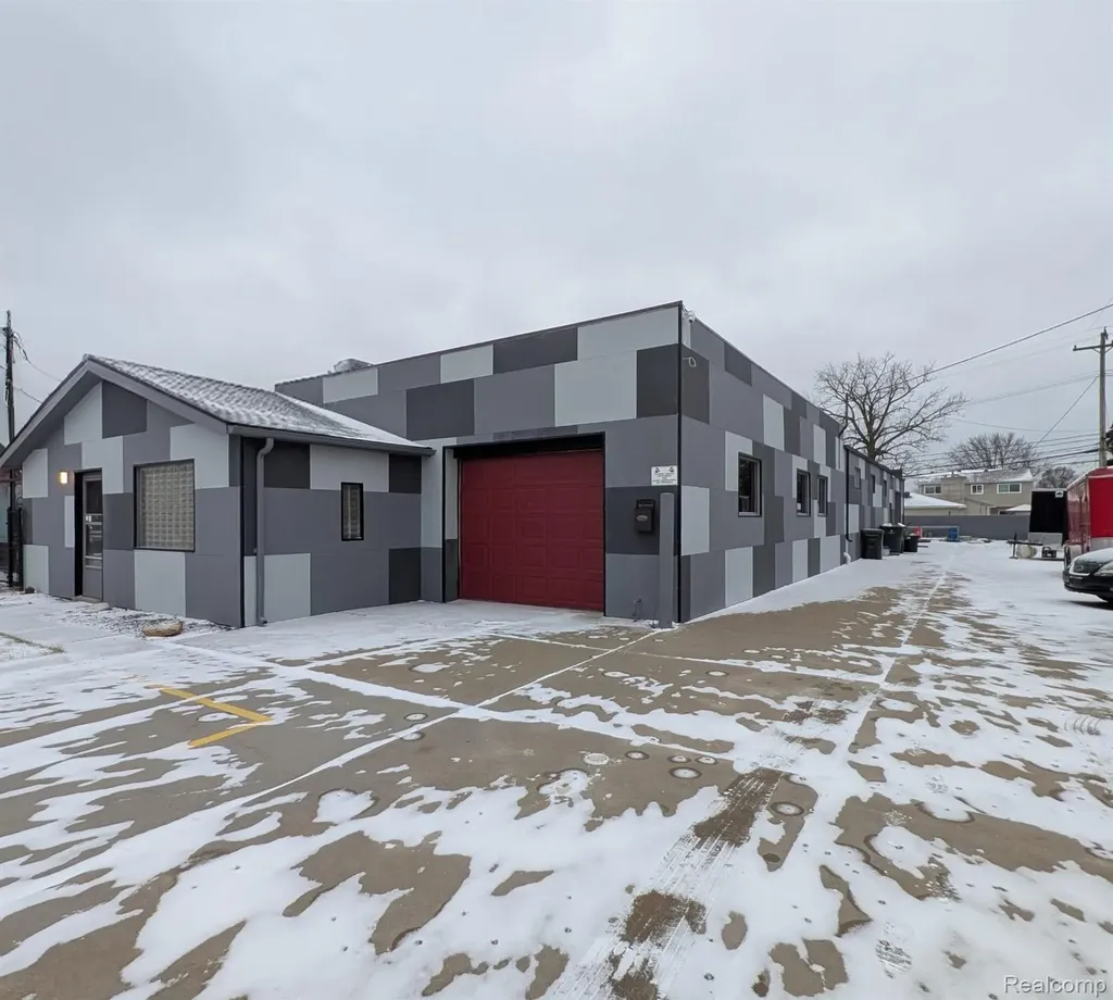 20520 Stephens Street St. Clair Shores City MI 48080