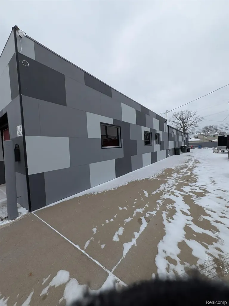 20520 Stephens Street St. Clair Shores City MI 48080