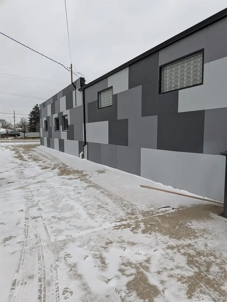 20520 Stephens Street St. Clair Shores City MI 48080