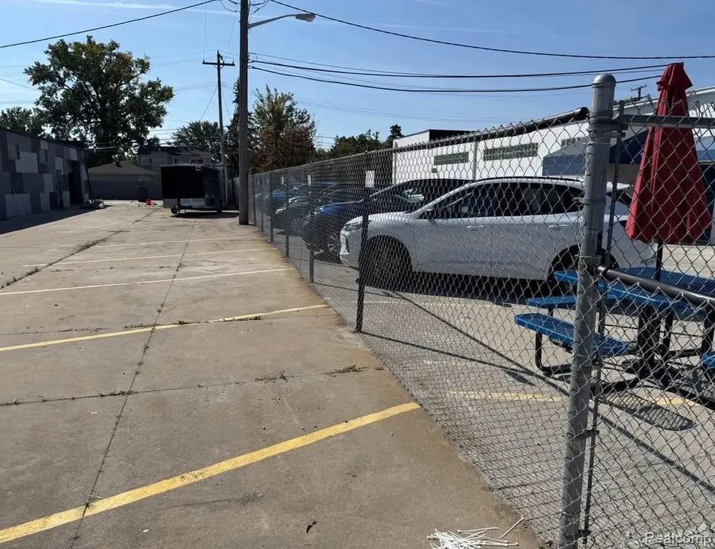 20520 Stephens Street St. Clair Shores City MI 48080