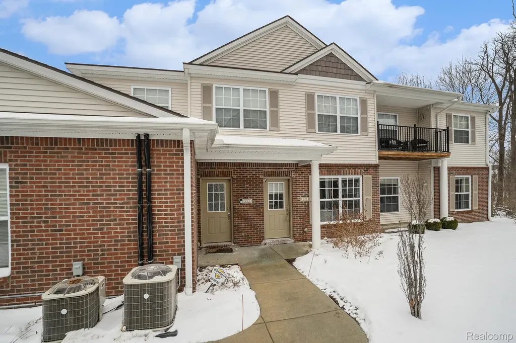 911 Watercress Lane Fenton City MI 48430