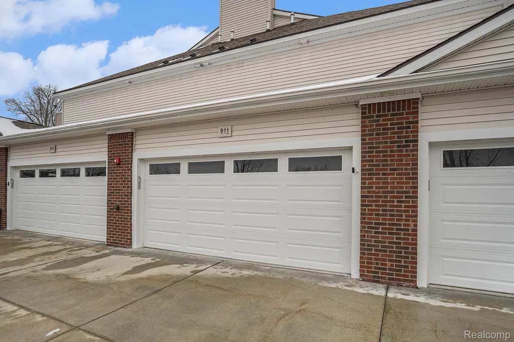 911 Watercress Lane Fenton City MI 48430