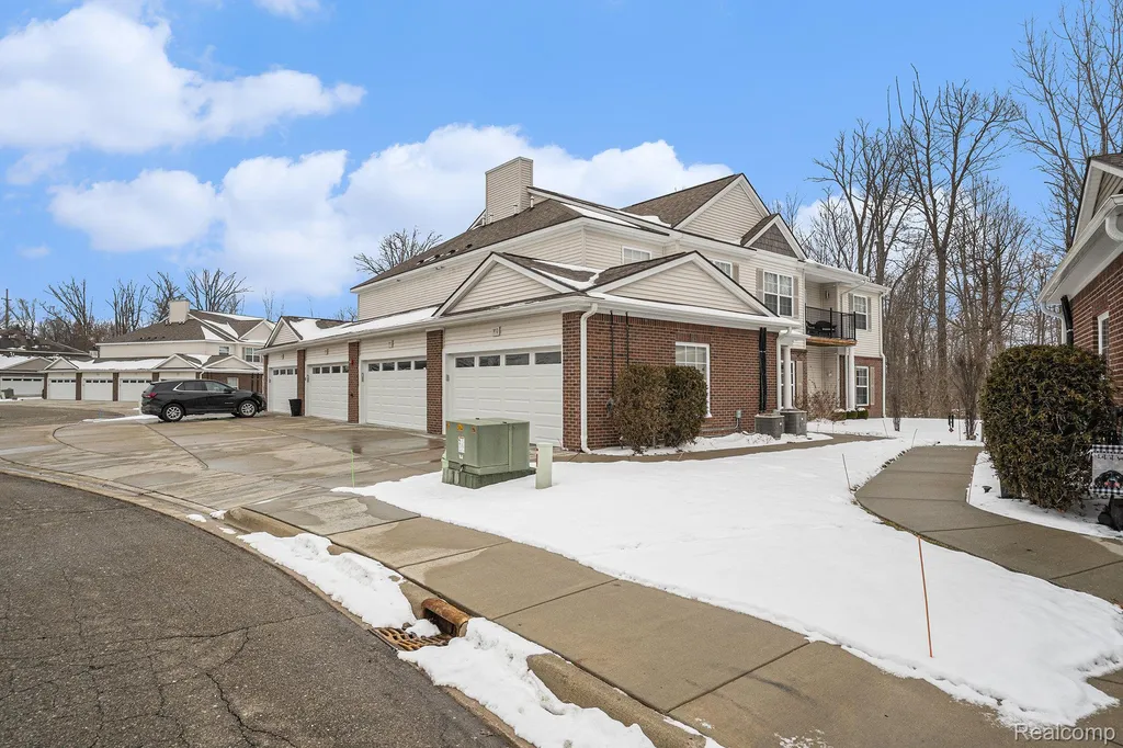 911 Watercress Lane Fenton City MI 48430
