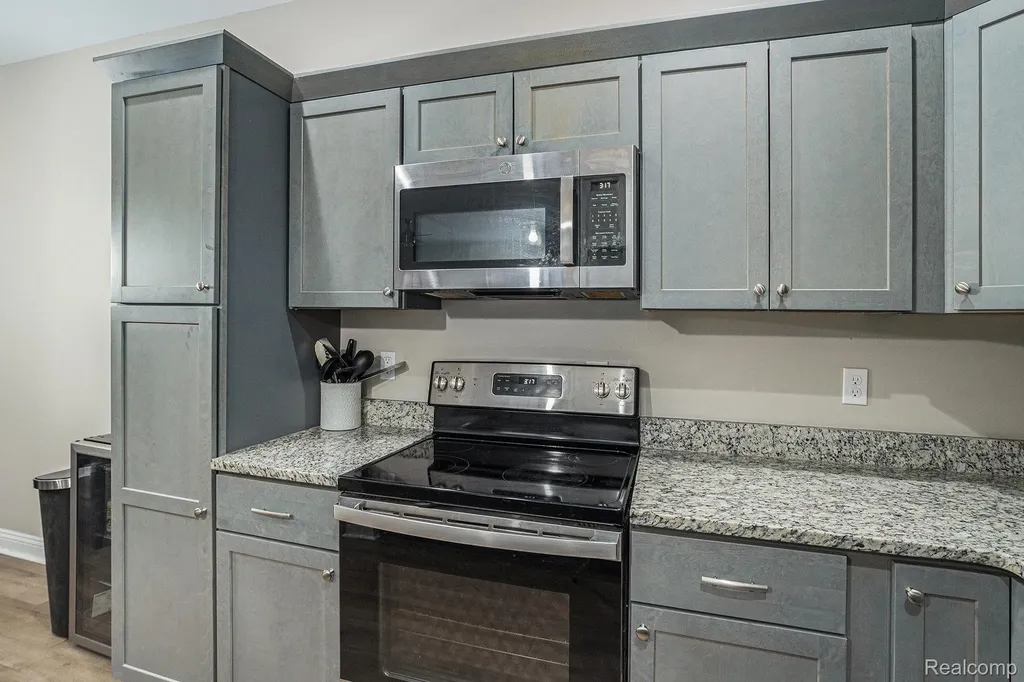 911 Watercress Lane Fenton City MI 48430