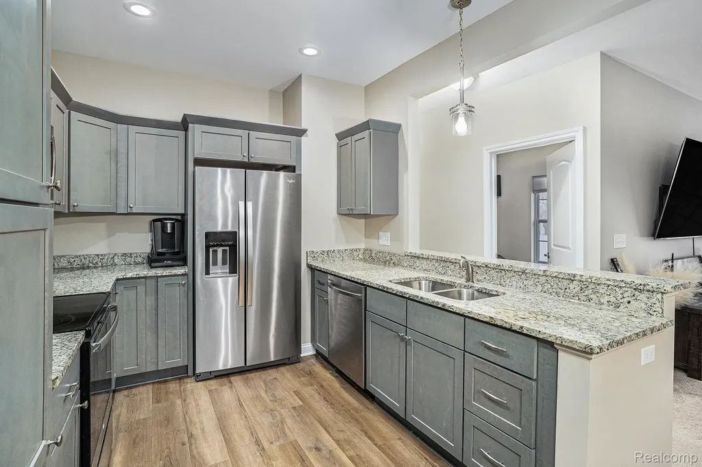 911 Watercress Lane Fenton City MI 48430
