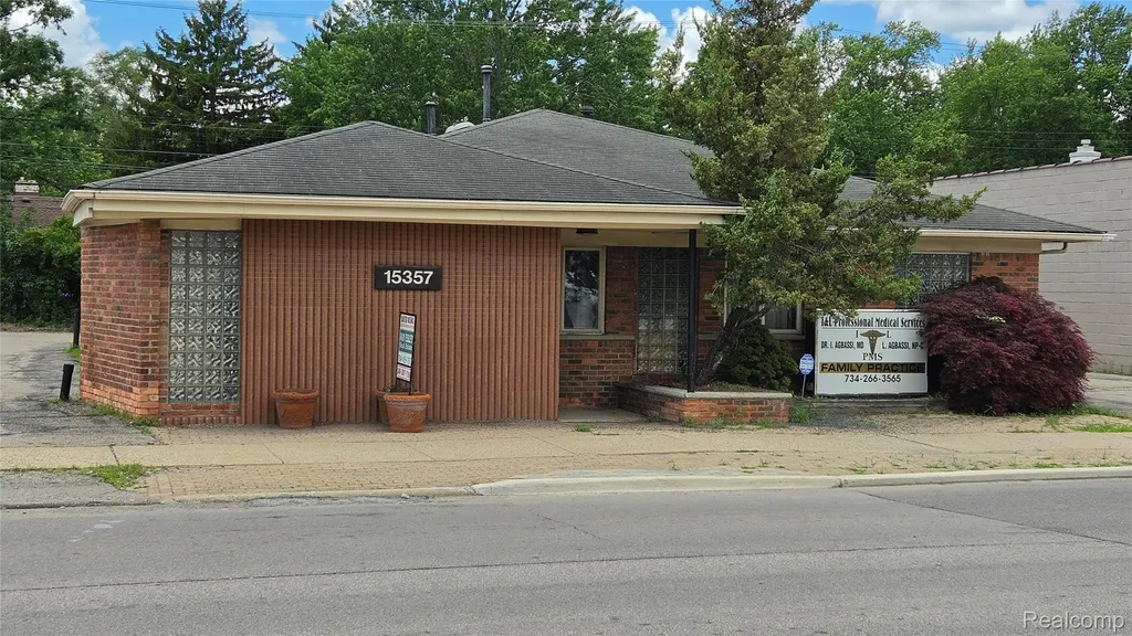15357 Farmington Road Livonia City MI 48154