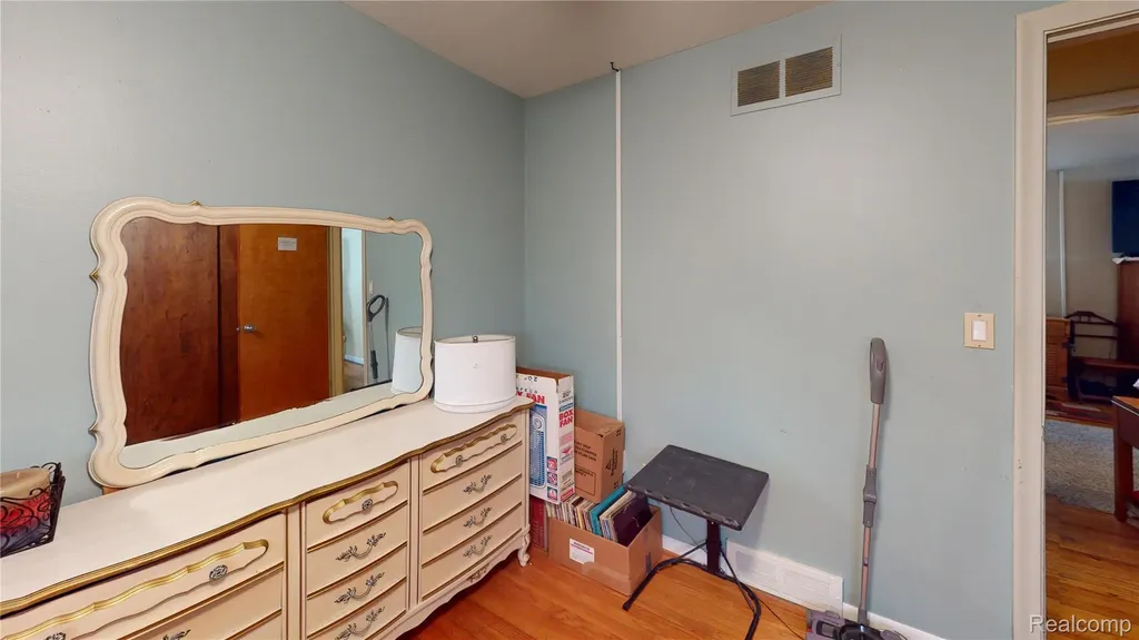 721 S Michigan Howell City MI 48843