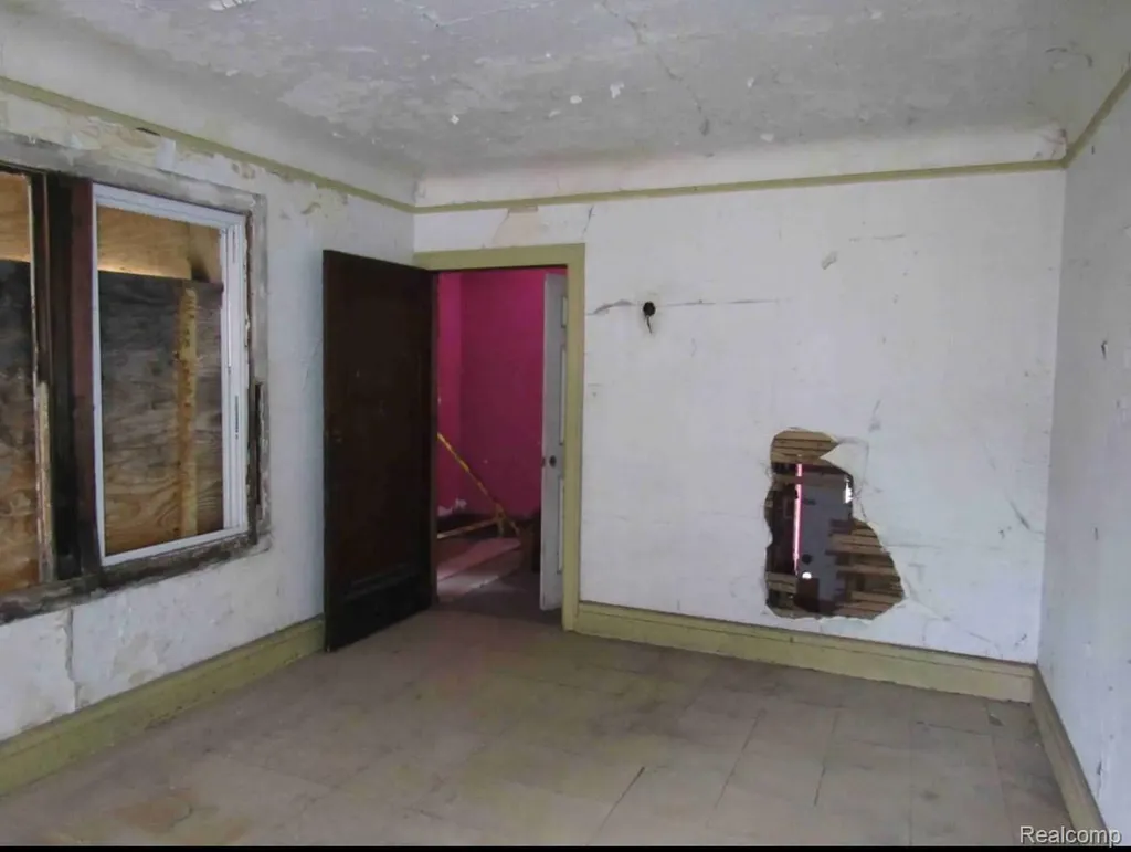 14069 Glenwood Street Detroit City MI 48205