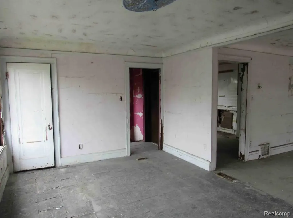 14069 Glenwood Street Detroit City MI 48205