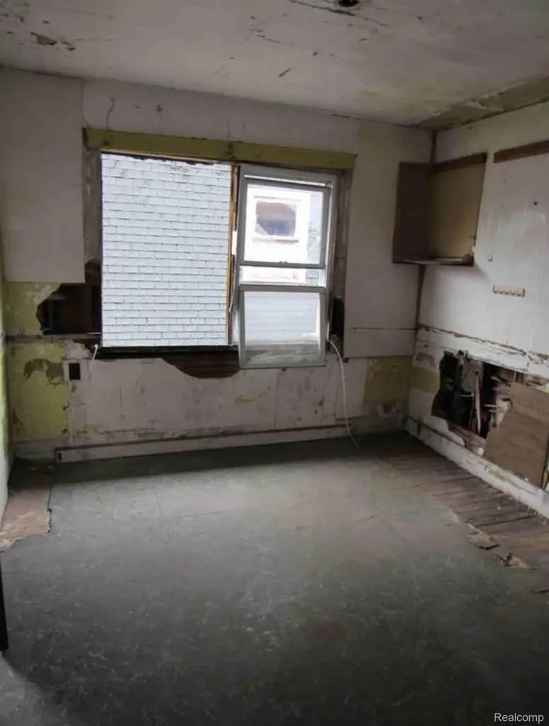 14069 Glenwood Street Detroit City MI 48205