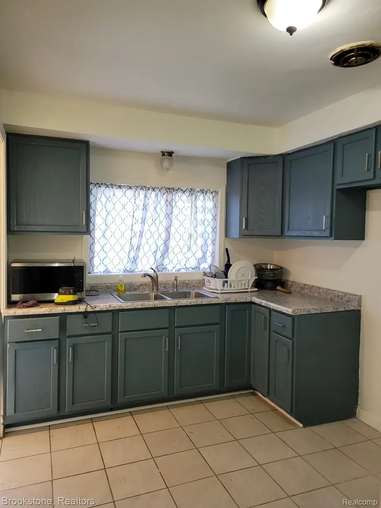 18458 Heyden Street Detroit City MI 48219
