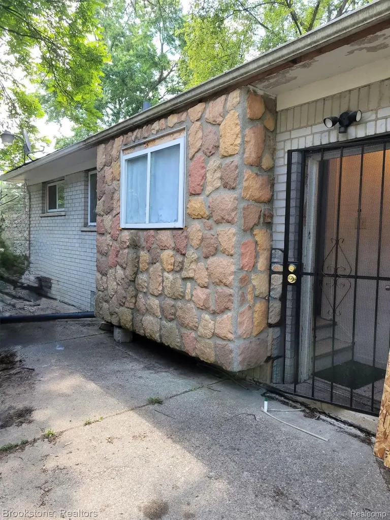 18458 Heyden Street Detroit City MI 48219