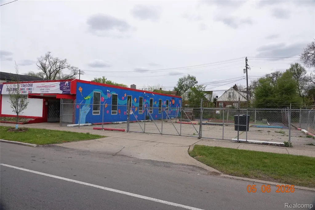 15075 Meyers Road Detroit City MI 48227
