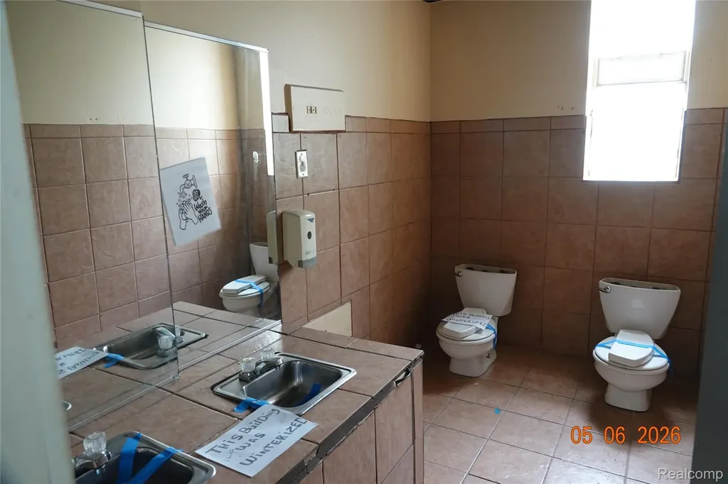 15075 Meyers Road Detroit City MI 48227