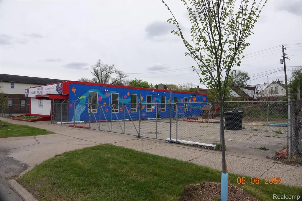 15075 Meyers Road Detroit City MI 48227