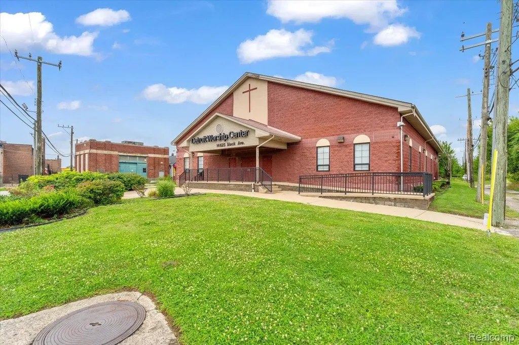 14625 Mack Avenue Detroit City MI 48215