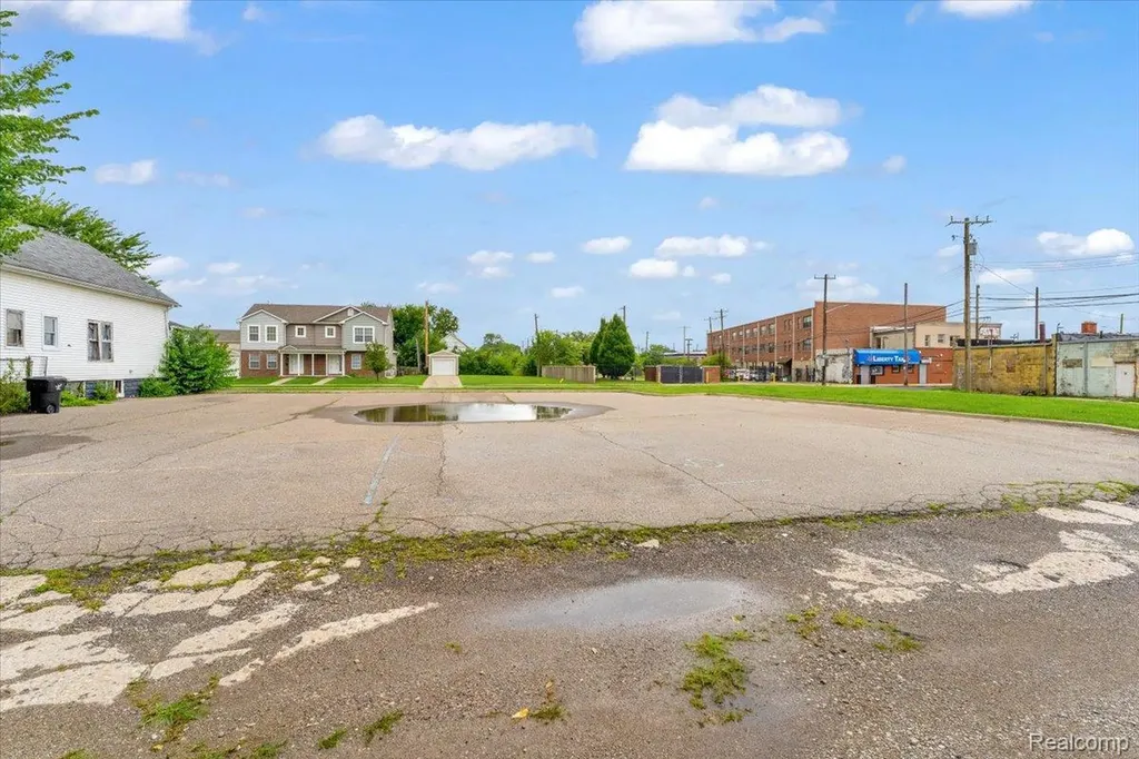 14625 Mack Avenue Detroit City MI 48215