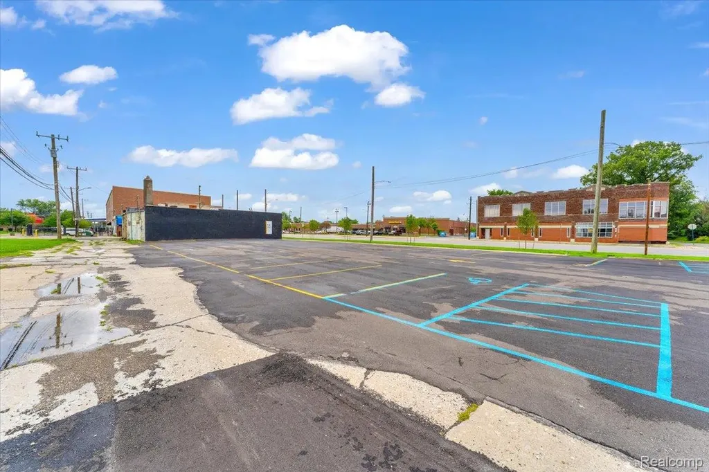 14625 Mack Avenue Detroit City MI 48215