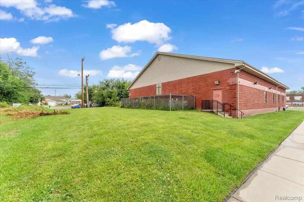 14625 Mack Avenue Detroit City MI 48215