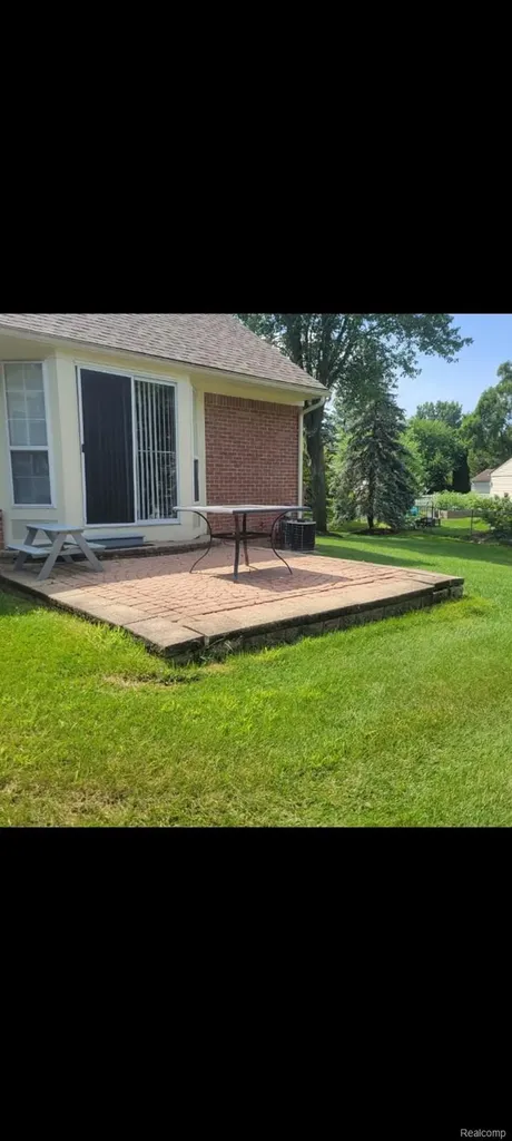 1632 Bennington Ct. Court Canton Charter Township MI 48188