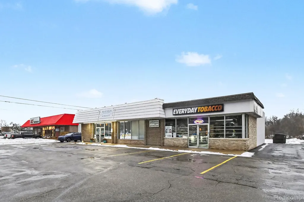 306 S Cedar Street Mason City MI 48854