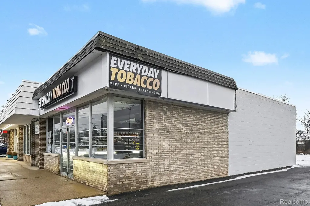 306 S Cedar Street Mason City MI 48854