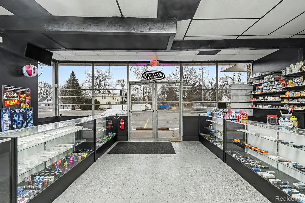 306 S Cedar Street Mason City MI 48854