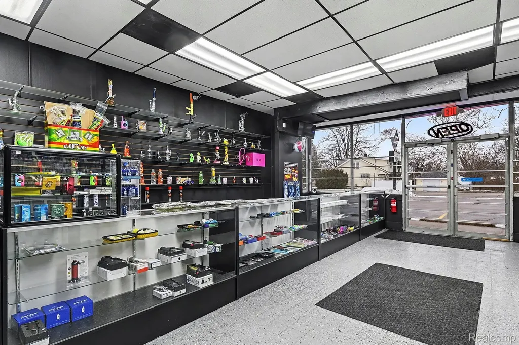 306 S Cedar Street Mason City MI 48854