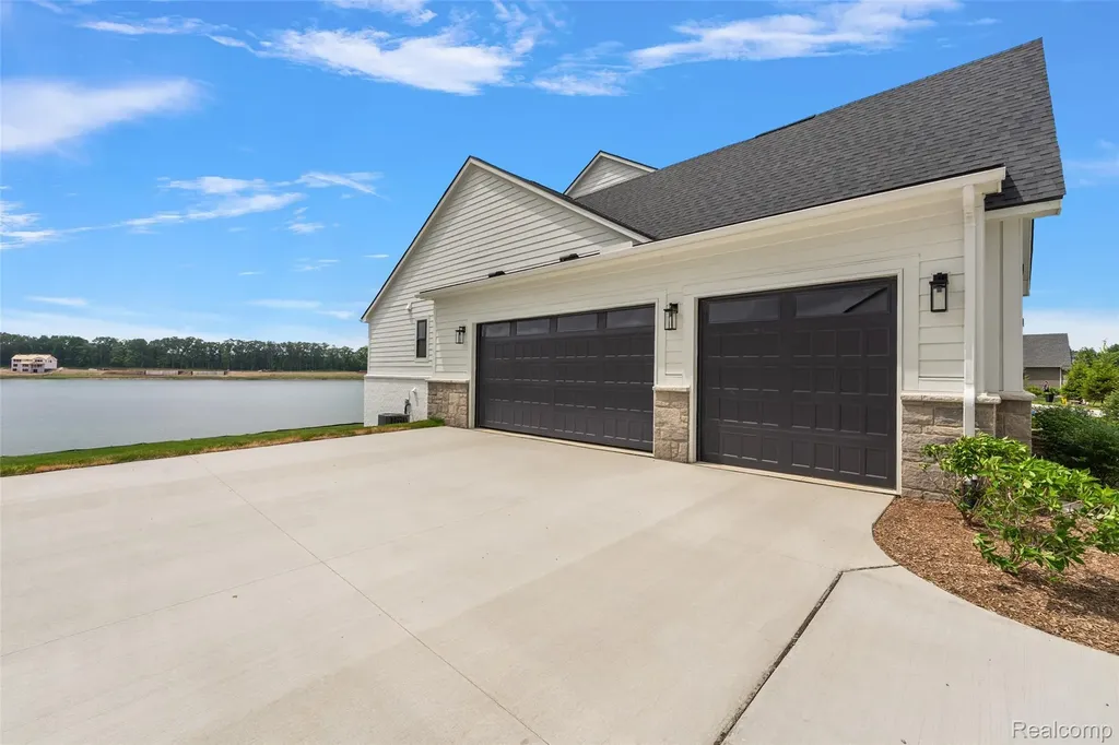 2691 Crystal Lake Drive Commerce Charter Township MI 48382