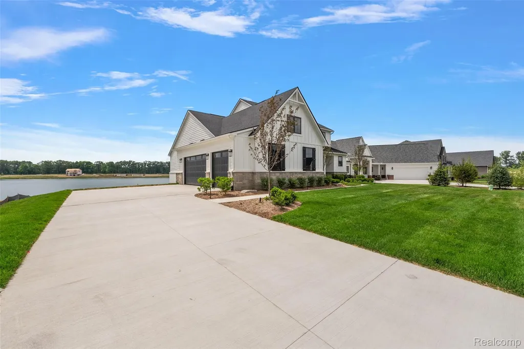 2691 Crystal Lake Drive Commerce Charter Township MI 48382