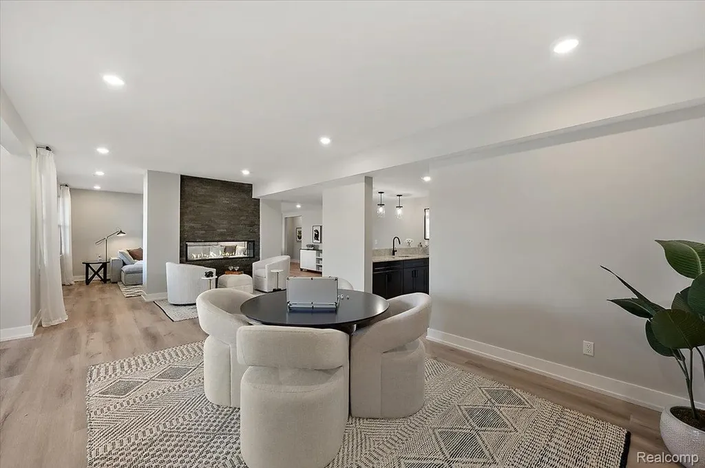 2691 Crystal Lake Drive Commerce Charter Township MI 48382