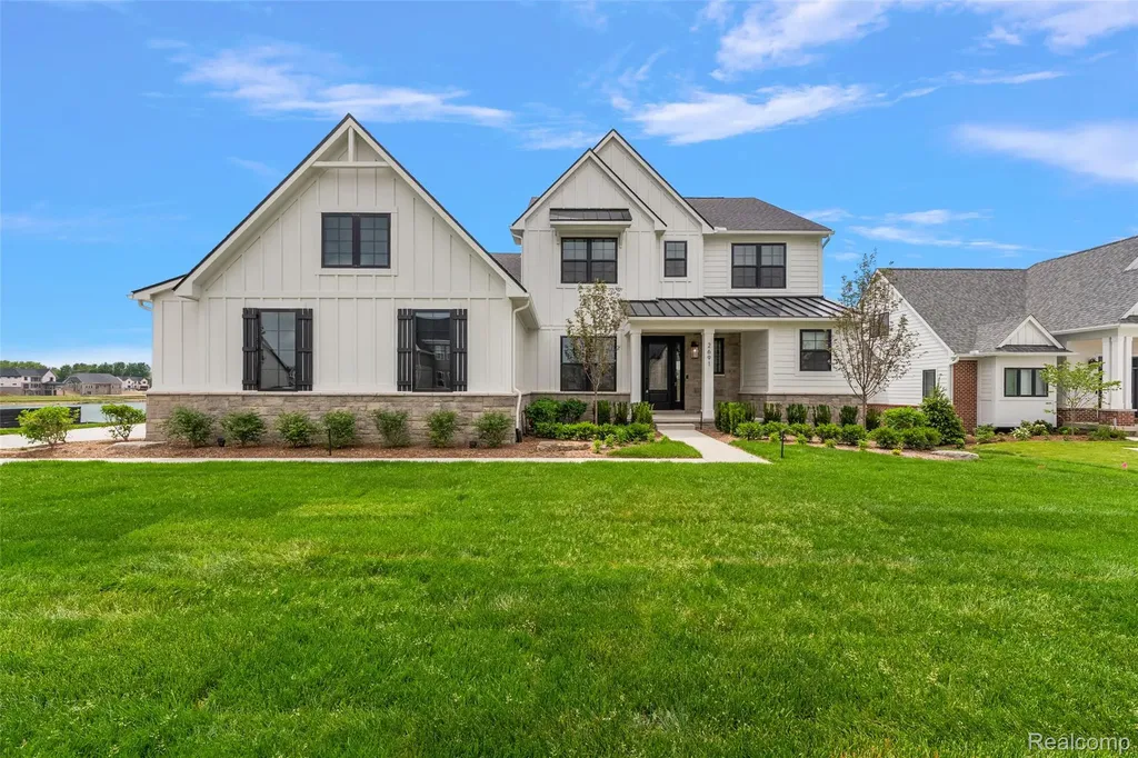 2691 Crystal Lake Drive Commerce Charter Township MI 48382