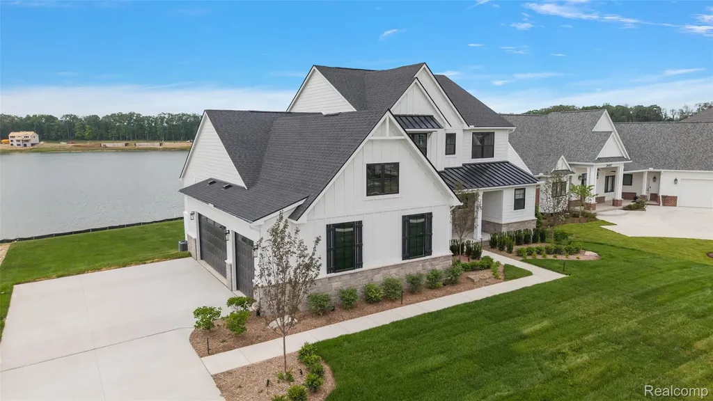 2691 Crystal Lake Drive Commerce Charter Township MI 48382