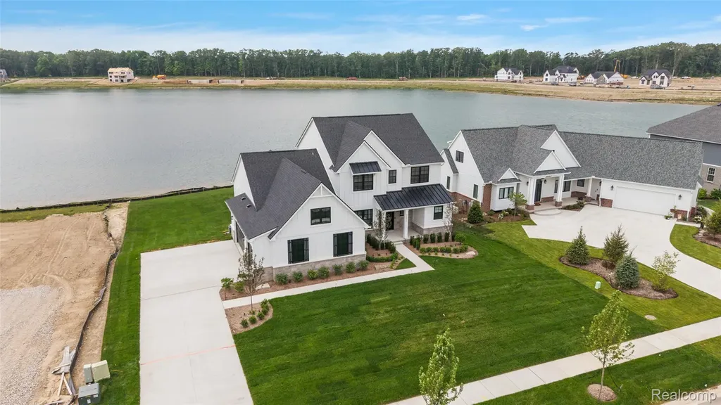 2691 Crystal Lake Drive Commerce Charter Township MI 48382