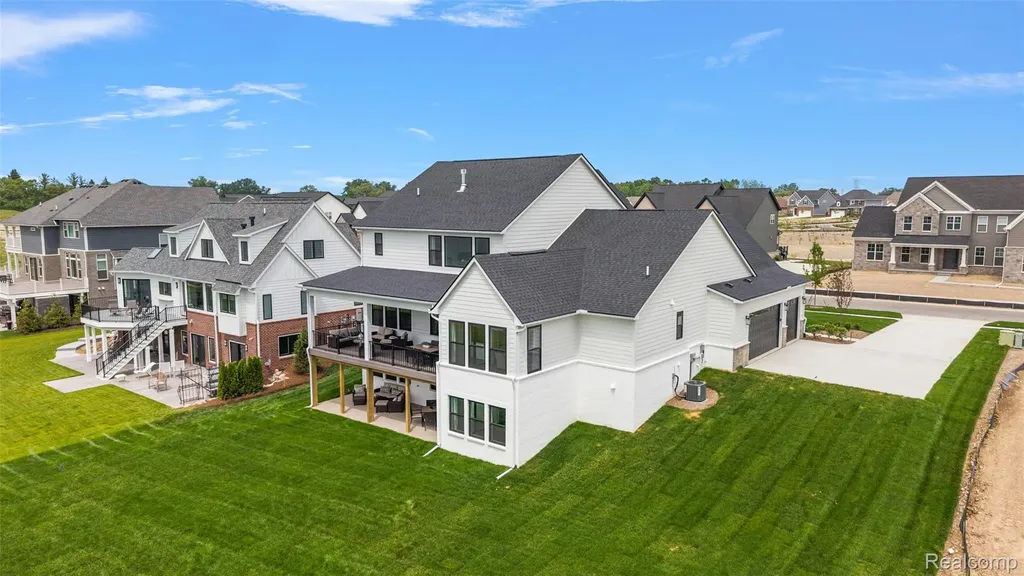 2691 Crystal Lake Drive Commerce Charter Township MI 48382
