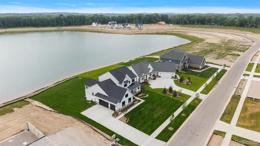 2691 Crystal Lake Drive Commerce Charter Township MI 48382