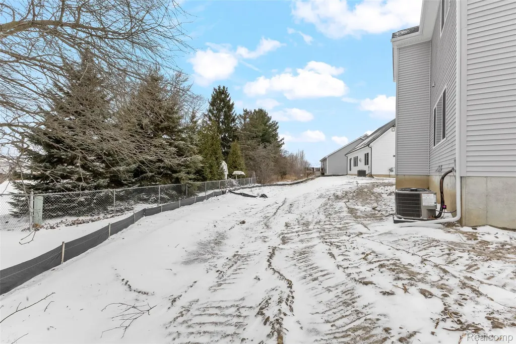 1151 Brendan Bay Drive Grand Blanc City MI 48439