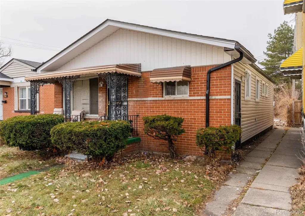17809 Mcdougall Street Hamtramck City MI 48212