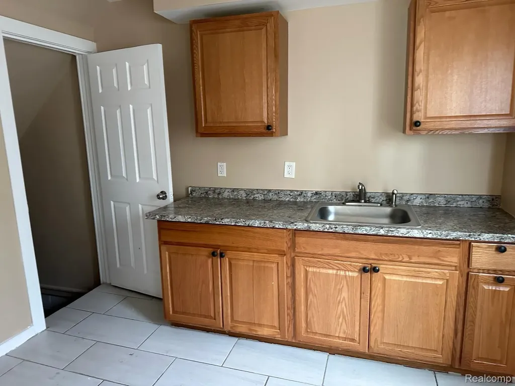 8878 Evergreen Avenue Detroit City MI 48228
