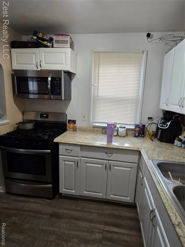 21433 Bethlawn Boulevard Royal Oak Charter Township MI 48220