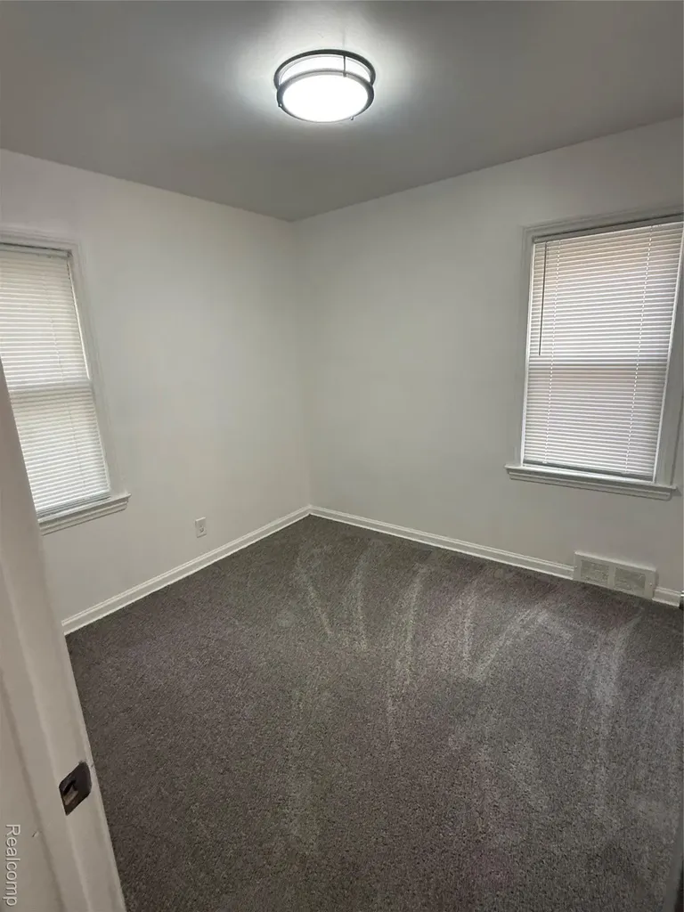 16083 Manning Street Detroit City MI 48205
