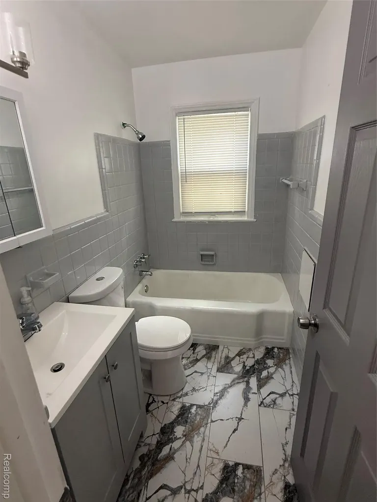 16083 Manning Street Detroit City MI 48205