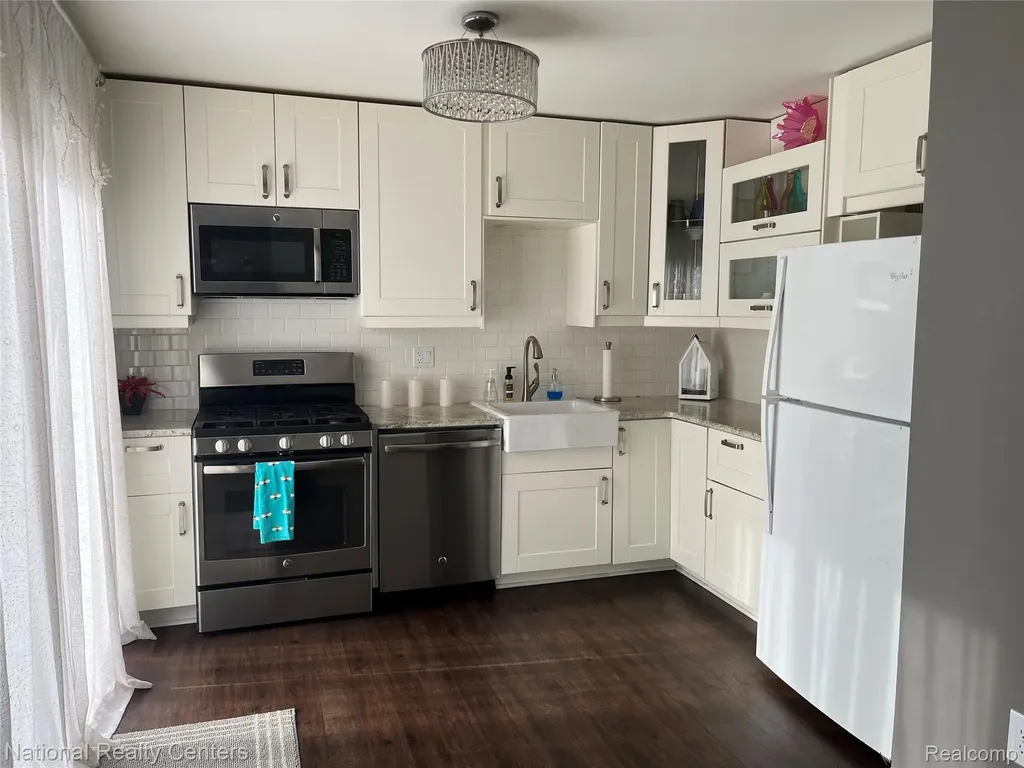 1200 Marseille Court Rochester Hills City MI 48307